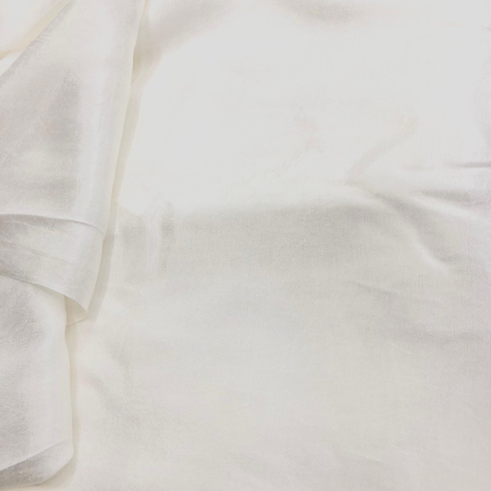 Tassal Silk Fabric Premium Natural Silk Cloth in Pakistan | 10 Yards Thaan - Image 2